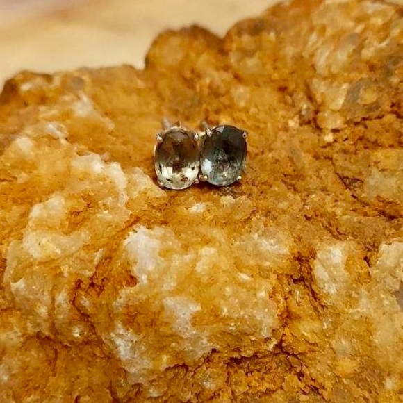 Green Fluorite Sterling Silver Stud Earrings 925 - Picture 2 of 6